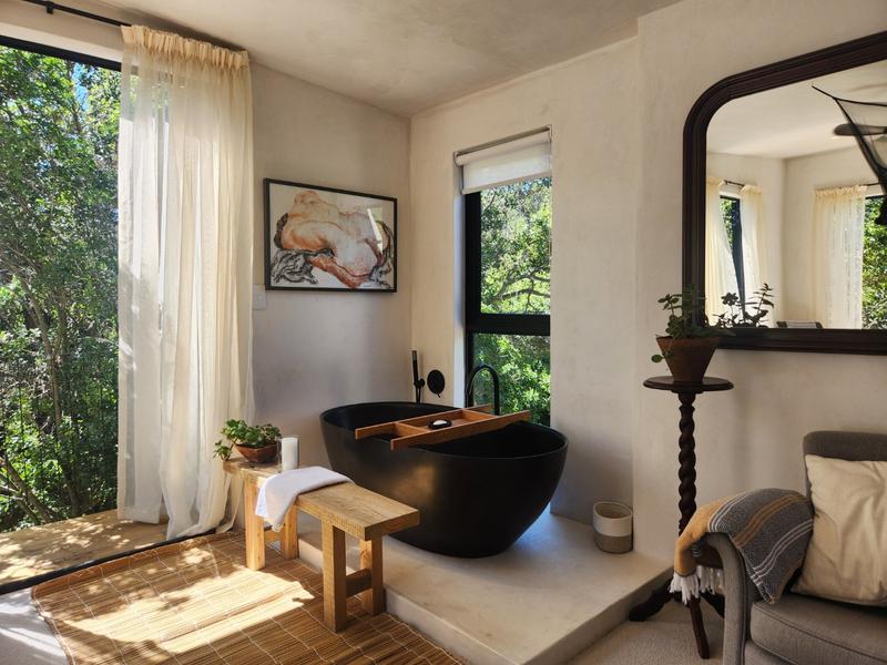 To Let 4 Bedroom Property for Rent in Keurboomstrand Western Cape
